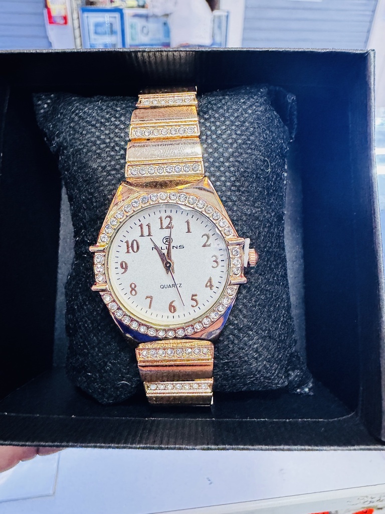 RELOJ DE ACERO ANTIALERGICO DORADO PARA MUJER