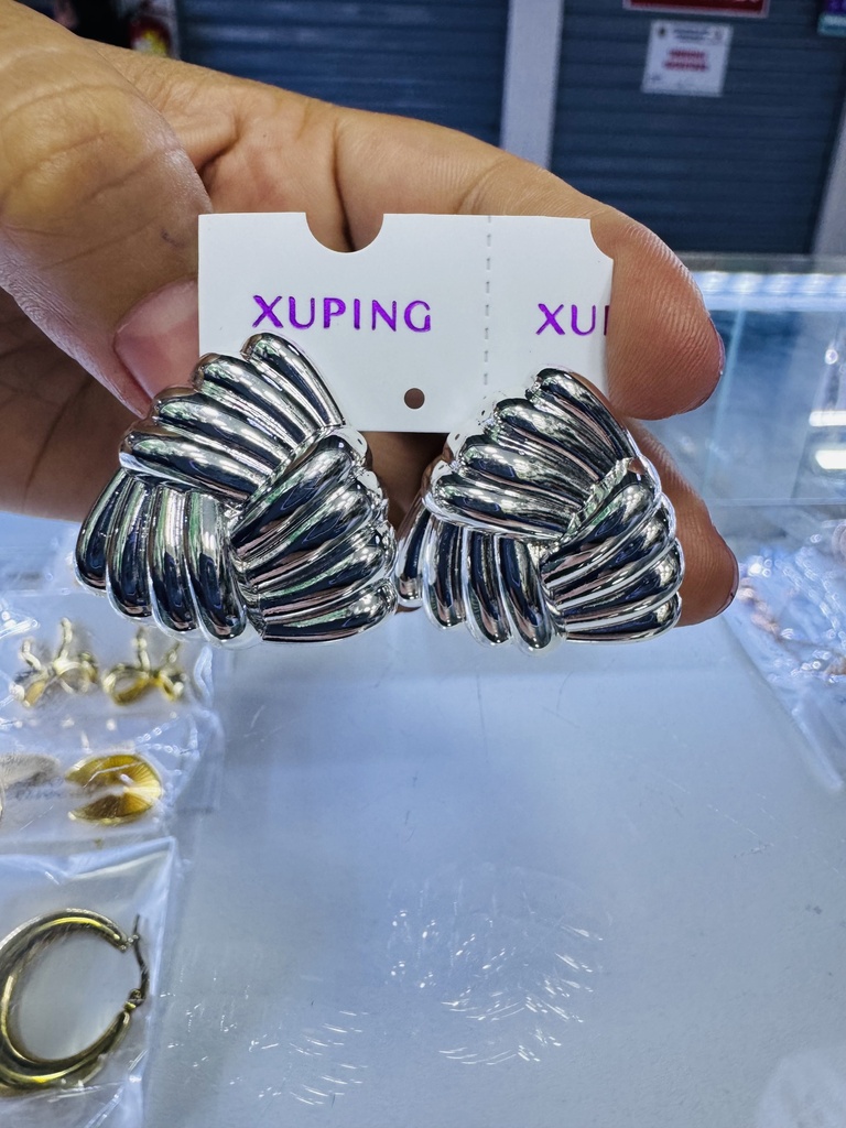 X-ARETE PLATEADO XUPING MODELO CHUNKY TRIANGULO